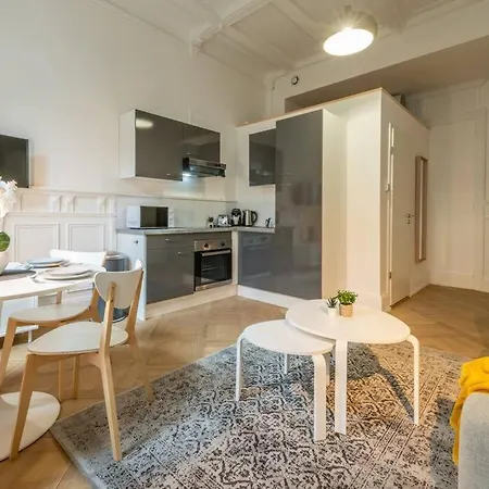 Les Suites Schuman - Hyper Centre - Gare - Fibre - Rbnb Apartman