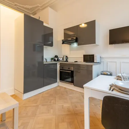 Appartement Les Suites Schuman - Hyper Centre - Gare - Fibre - Rbnb Mulhouse