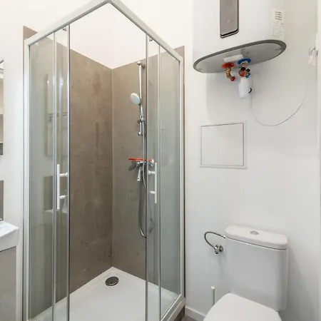 Les Suites Schuman - Hyper Centre - Gare - Fibre - Rbnb Apartman